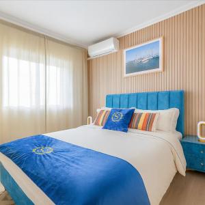 Queen Room with Pool View