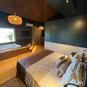 Deluxe Suite with Spa Bath