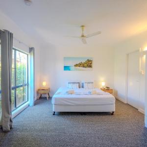 Two-Bedroom Apartment with Courtyard