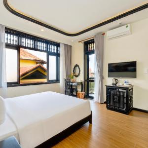 Deluxe Double Room with Garden View