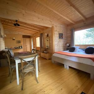 Family Cabin with Shower - 7 People