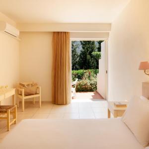 Standard Twin Room with Garden View