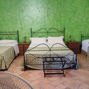 Classic Quadruple Room