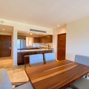 Oceanfront Villa with One King Bed and Two Double Beds - Terrace/Non-Smoking