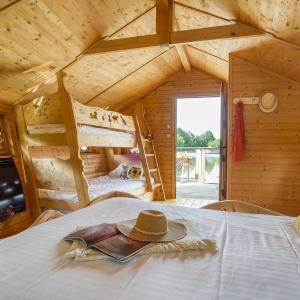 Family Floating Hut