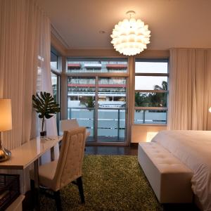 Prime King Balcony Room