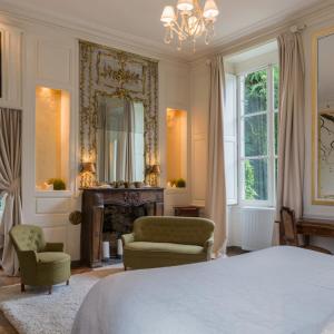 Deluxe Queen Suite