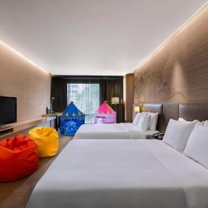 Paradox Family Two Queen Room