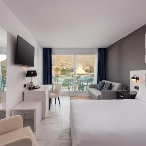 Double Room with Sofa Bed, Balcony and Mountain View
