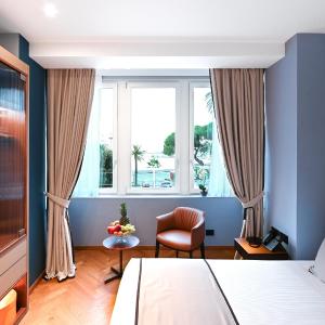 Deluxe Double or Twin Room with Sea View