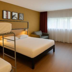 Family Room with Double Bed, Bunk Beds and Sofa Bed