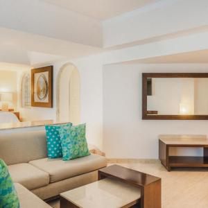 Infinite Ocean Front Two Bedroom Master Suite
