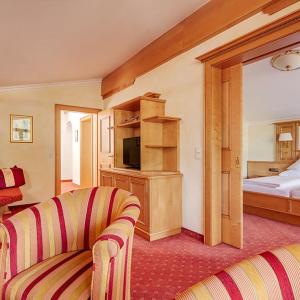 Suite with Mountain View