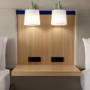 Standard Queen Room with Two Queen Beds and Mobility Accessible Tub