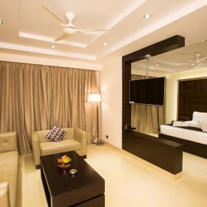 Suite Room with Bathtub