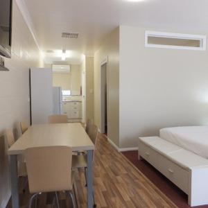 Holiday Unit 6 Berth
