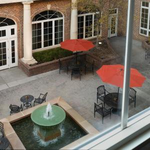 King Room with Courtyard View and Sofa Bed - Hearing Accessible