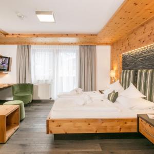 Double Room with Balcony (2 Adults + 1 Child)