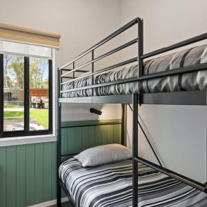 Standard 2 Bedroom Cabin - Sleeps 4