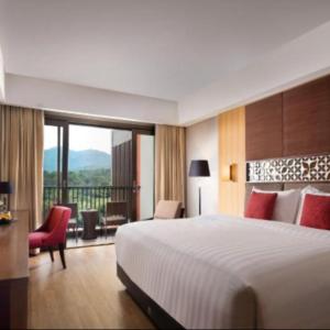 Deluxe Double or Twin Room with Mountain View