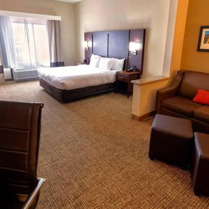 King Suite with Accessible Tub - Accessible/Non-Smoking