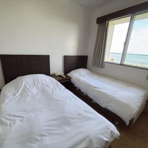 Standard Twin Room with Sea View and Shared Bathroom 