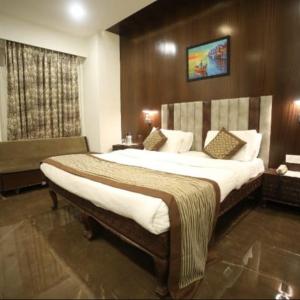 Luxury Deluxe Room Pool View 