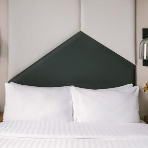 Classic Double Room with Eiffel Tower View
