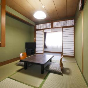 Japanese-Style Room