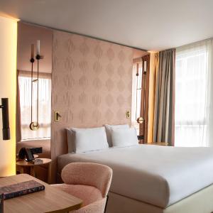 Standard Queen Room