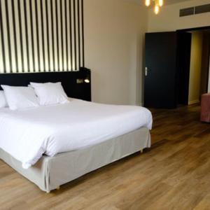 Junior King Suite with Sofa Bed - Non-Smoking