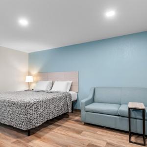 King Room with Sofa - Non Smoking