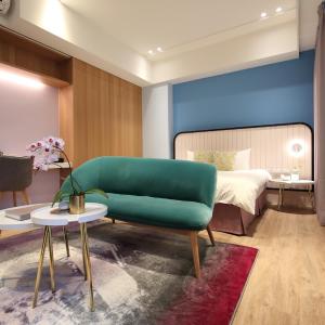 Deluxe Double Room with Side Sea View