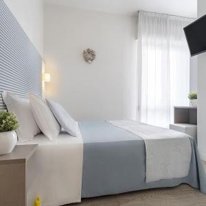 Triple Room with Sea View