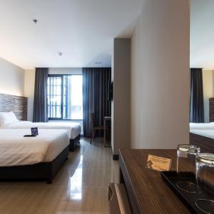 Modern Deluxe Double or Twin Room