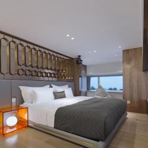 Metropolis Deluxe Family Duplex Suite - 2-Bedroom & Sofa Bed