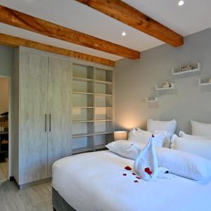 Suite with Mountain View