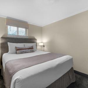 One-Bedroom Suite - Some with Fireplace