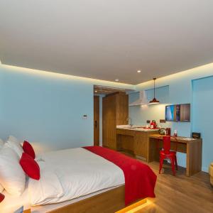 Deluxe Room with Kitchenette