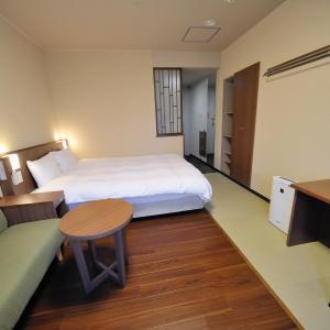 Queen Room - River Side - Non Smoking