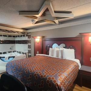Deluxe Suite with Spa Bath