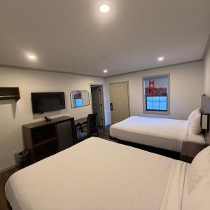 Queen Room with Two Queen Beds - Non-Smoking