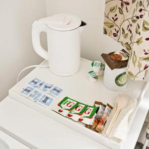 Single Room with Shared Bathroom