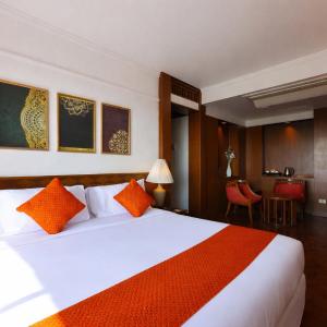 Deluxe Room (2 Adults + 1 Child)