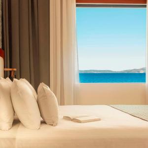 Premium Suite with Side Sea View