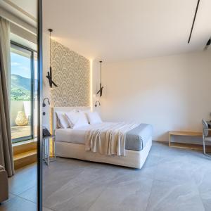 King Suite with Spa Bath
