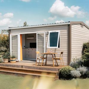 Mobile Home (2 People 1 Bedroom)
