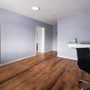 One-Bedroom Double Suite - Non-Smoking