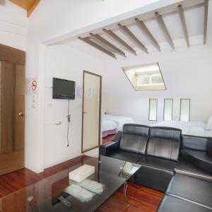 Economy Family Room
