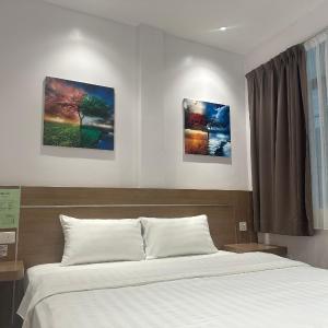 Deluxe Double Room 2 with Window